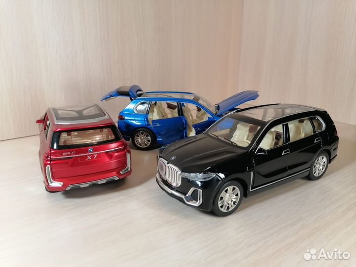 Детская машинка коллекционная. Новые