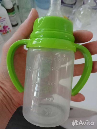 Новая бутылочка пластиковая с соской poma