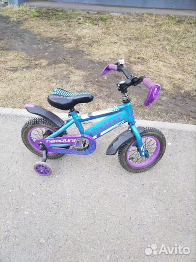 Велосипед детский (с дополнительными колёсами)