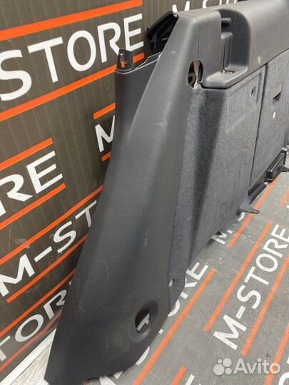 Обшивка багажника правая Volkswagen Touareg 7L BHK