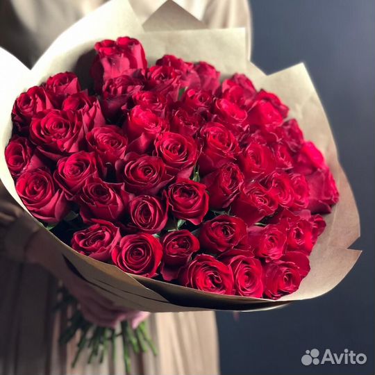 Букет из 51 кустовой розы 40 см