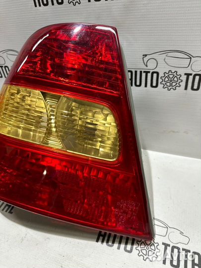 Фонарь задний правый Toyota Corolla 120
