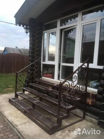 Лестница-крыльцо на металлокаркасе приставное