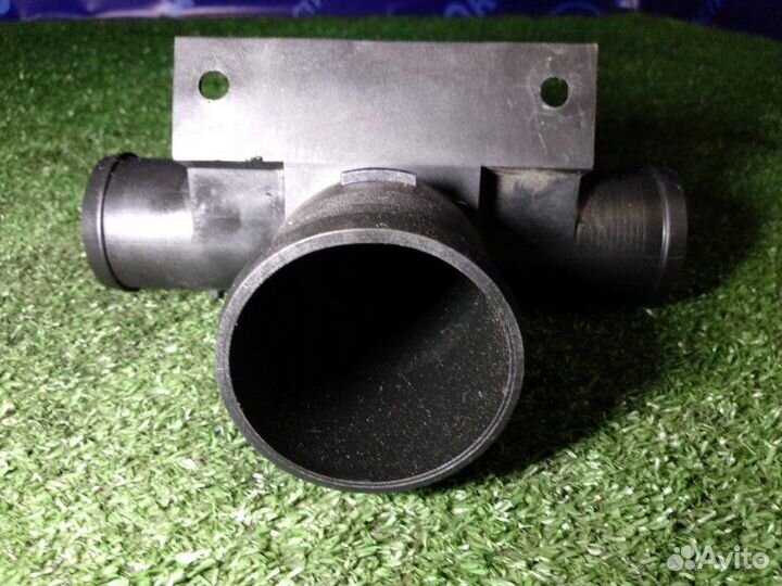 Тройник системы охлаждения Land Rover Range Rover