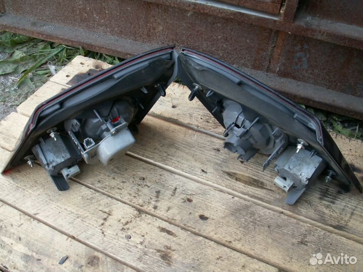 Фонари задние внутренние Honda Civic