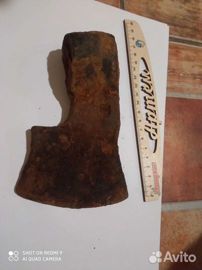 Топор старинный