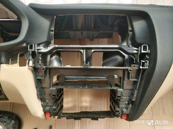 Торпеда BMW X3 f25 2014 г Кронштейна нет