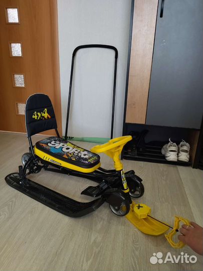 Детский снегокат со спинкой