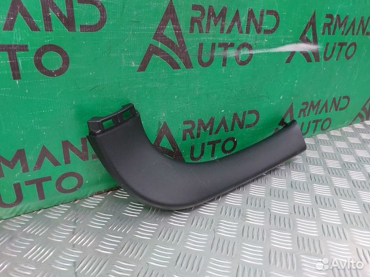 Обшивка двери багажника правая Lexus Rx 4 2015