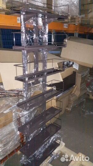 Полки металлические и пластиковые для дачи -гаража