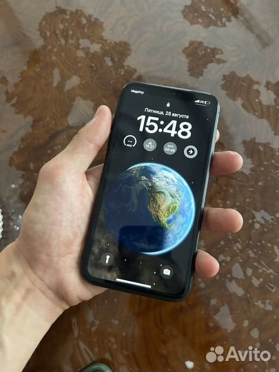 Телефон iPhone 11