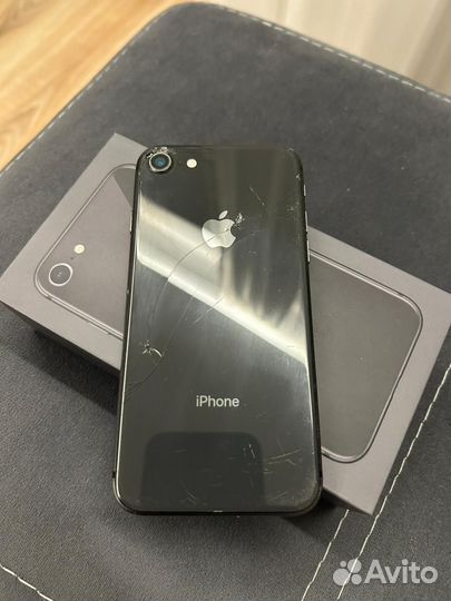 iPhone 8, 64 ГБ