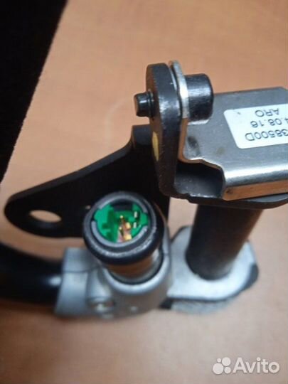 Преднатяжитель ремня безопасности передний левый