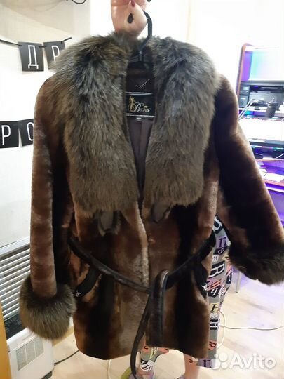 Шуба мутоновая с песцом 50-52