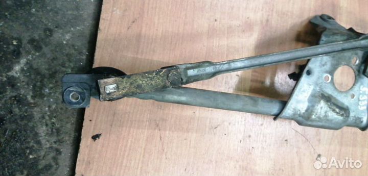 Трапеция стеклоочистителей Vw Golf III