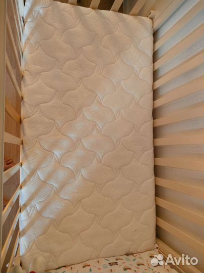 Детская кроватка с матрасом
