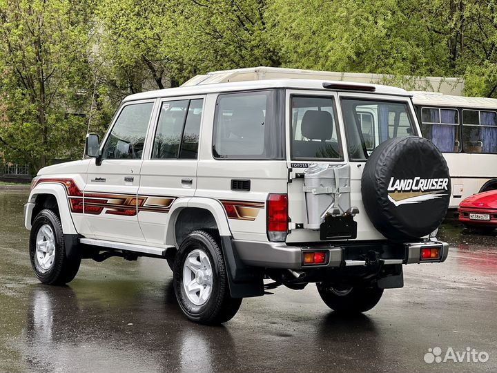 Toyota Land Cruiser 4.0 МТ, 2022, 30 км
