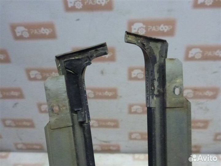 Молдинг лобового стекла Nissan Primera P10 GA16DE