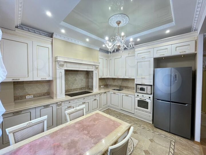 3-к. квартира, 120 м², 6/7 эт.