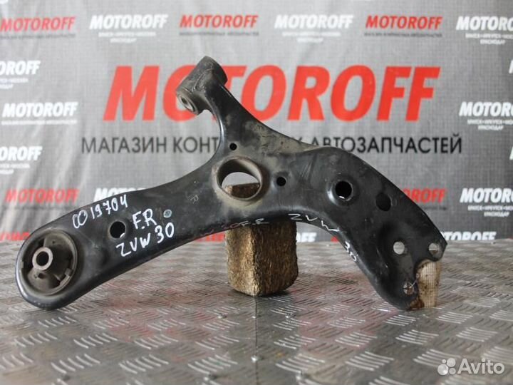 Рычаг передний правый Тойота Приус ZVW30 А705