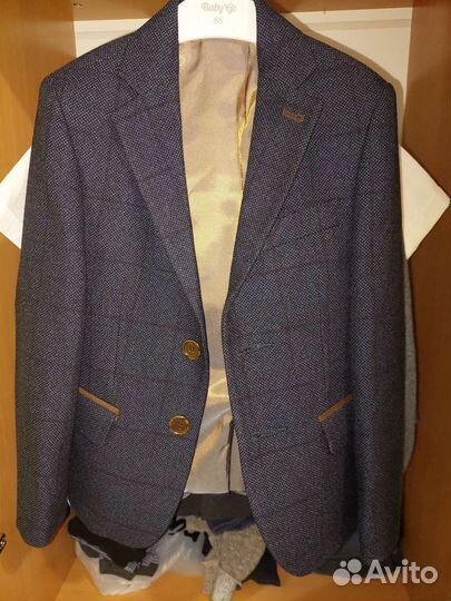 Рубашка, пиджак, кофта