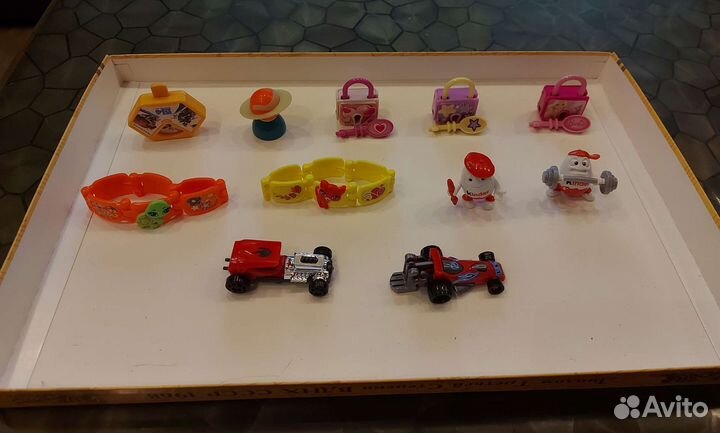 Игрушки Киндер сюрприз