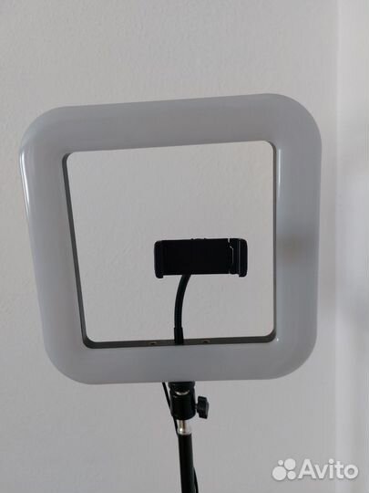 Кольцевая лампа со штативом