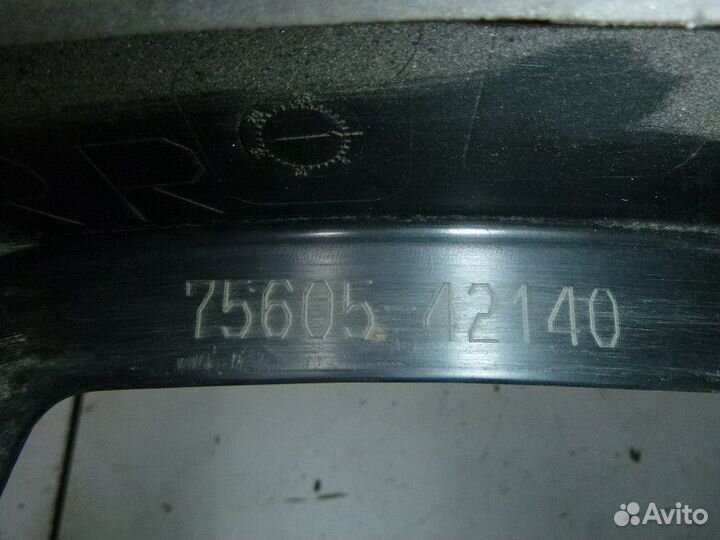 Накладка заднего крыла правого toyota RAV 4 2013