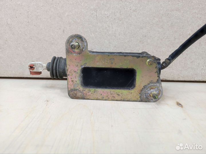 Привод замка передней левой двери Спортейдж 1