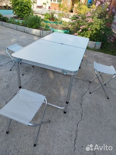 Раскладной столик + 4 стулчика
