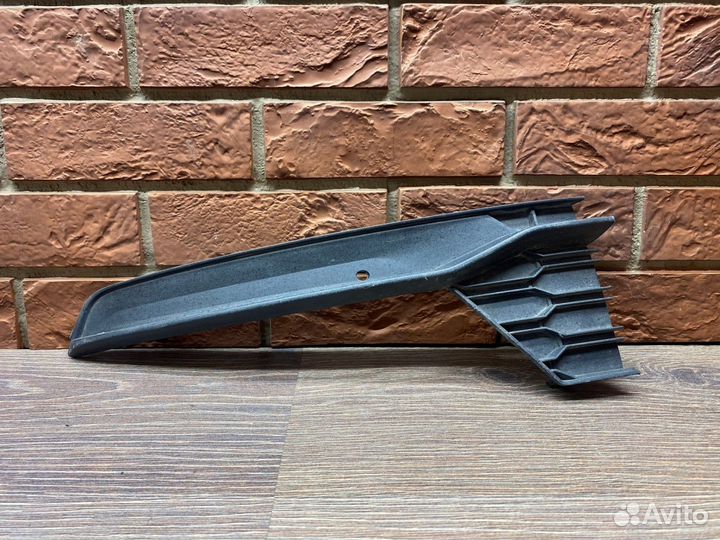 Решётка в бампер левая Skoda Rapid 2013-2020