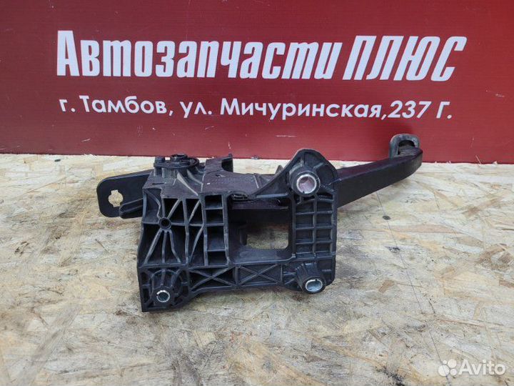 Педаль сцепления Renault Sandero Stepway