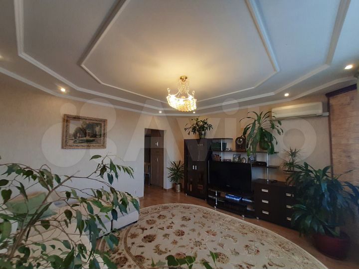 4-к. квартира, 82 м², 4/10 эт.