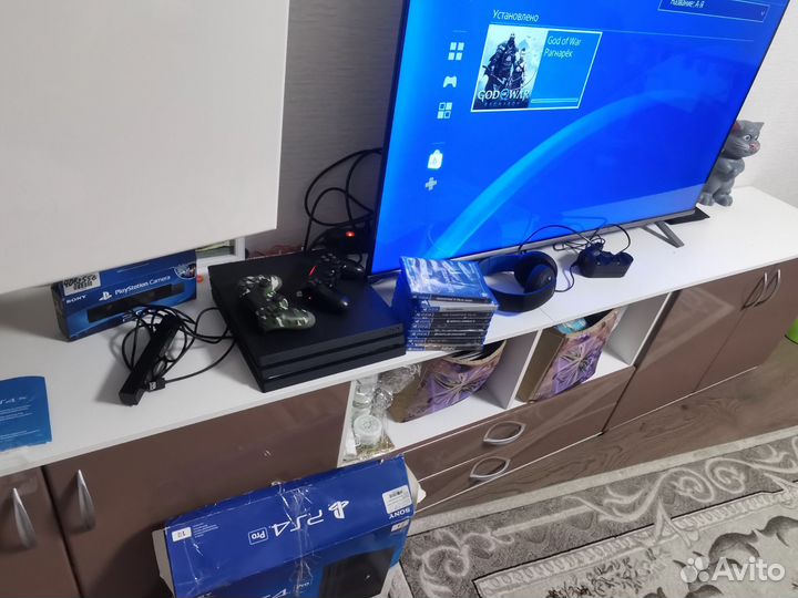 Sony PS4 Pro 1000гб,рагнарек + игры