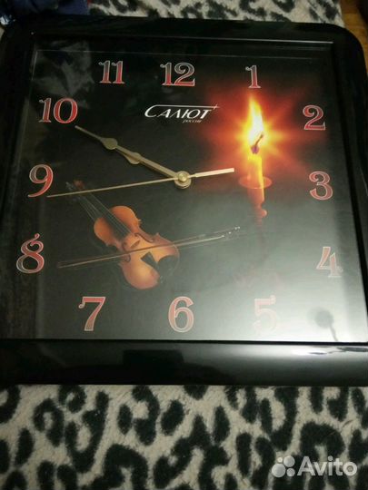 Часы настенные Салют