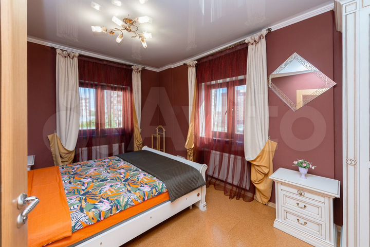 3-к. квартира, 100 м², 4/14 эт.