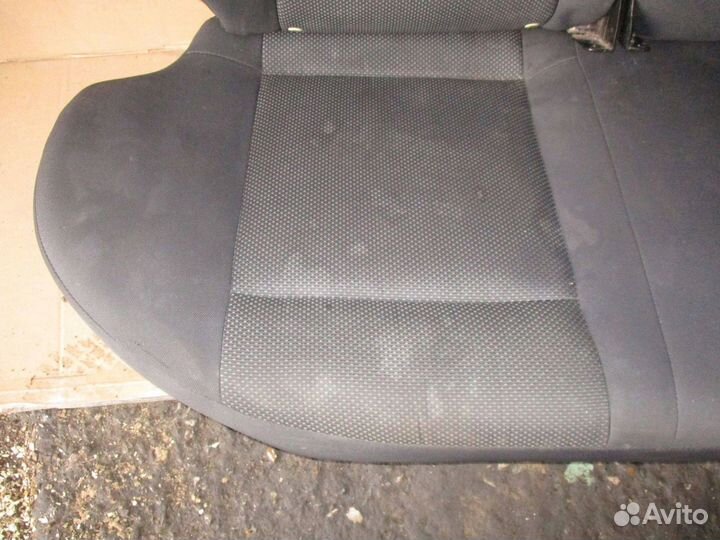 Сиденье заднее (диван) Chevrolet Aveo (T250)