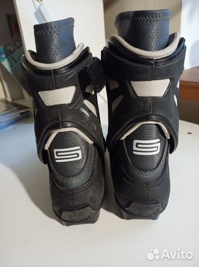 Лыжные ботинки