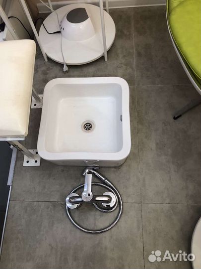 Маникюрный стол