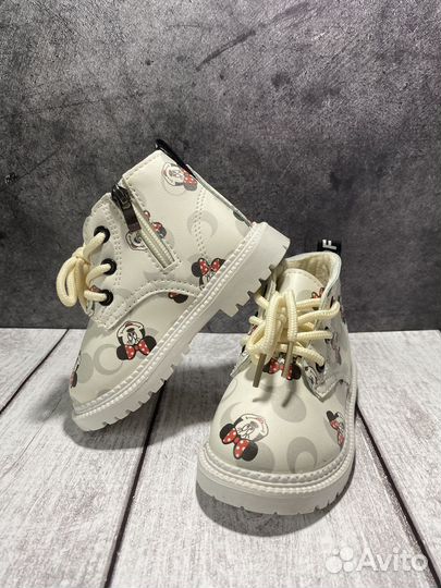 Ботинки для девочки 23