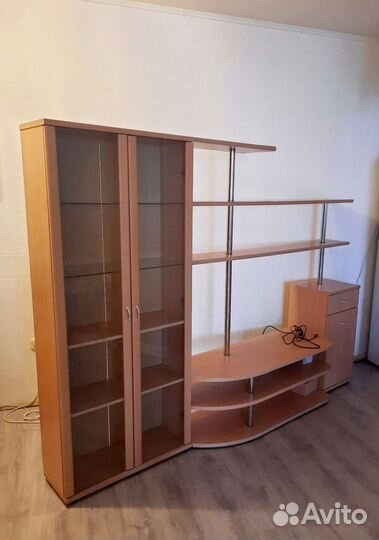 Продаю стенку в гостиную