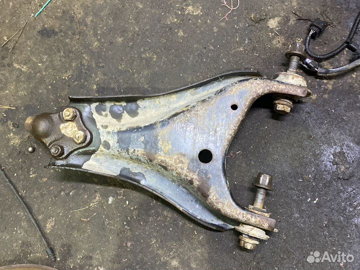 Рычаг передний левый renault duster 2016 года
