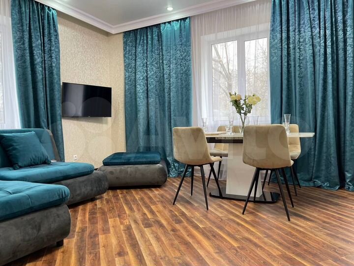 2-к. квартира, 65 м², 1/3 эт.