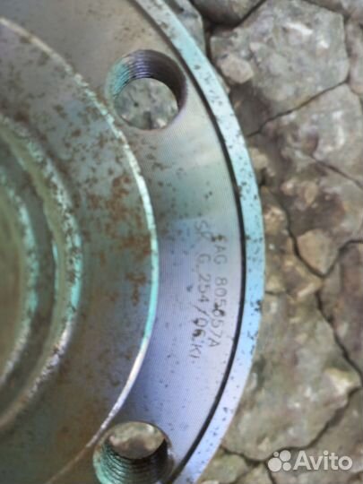 Ступица колеса переднего в сборе vag