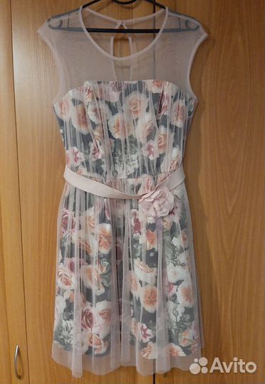 Платье нарядное 46 размер