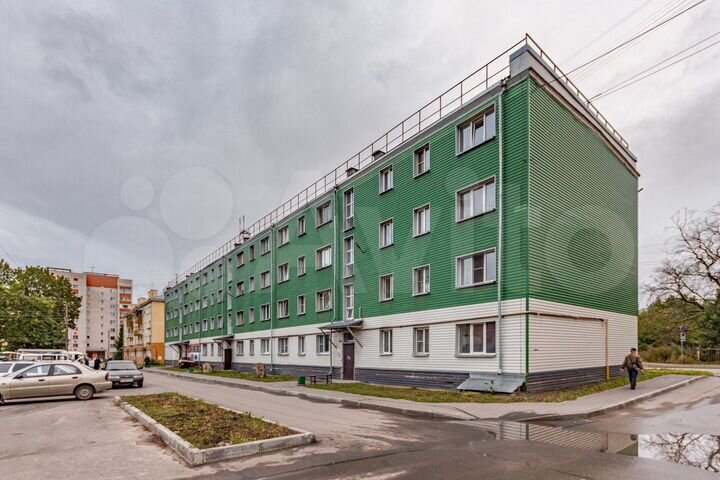 Комната 13,6 м² в 5-к., 1/4 эт.