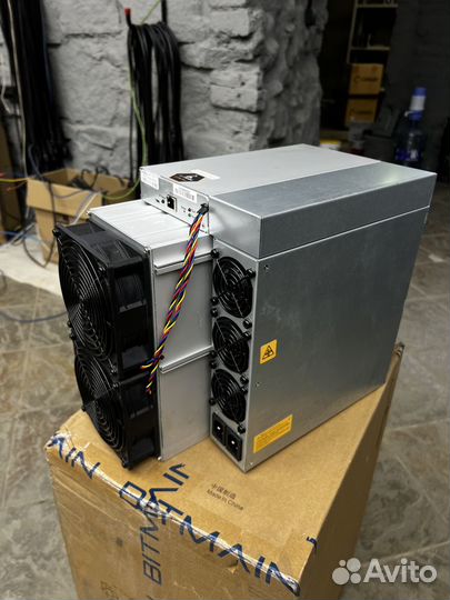 Майнер/Асик Antminer S19K Pro