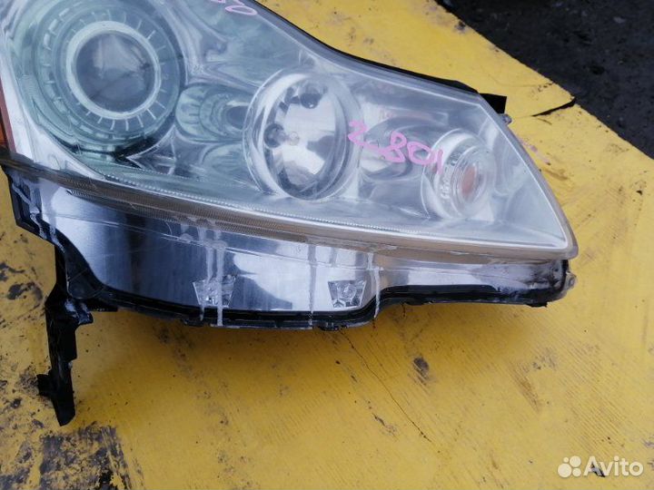 Фара правая Nissan Fuga Y50