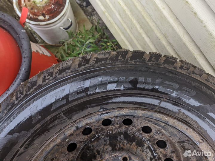 Колеса зимние r16 215 65 kumho i'zen kw22