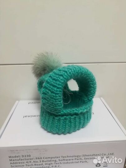 Шапочки с помпонами